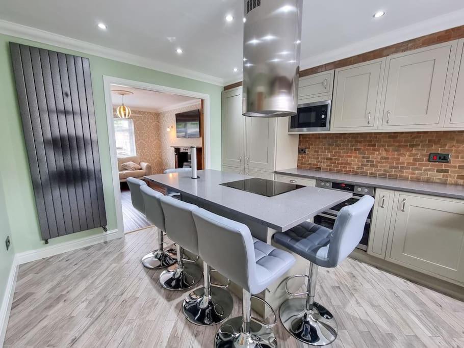 Stunning Family Home Close To The City Centre แมนเชสเตอร์ ภายนอก รูปภาพ