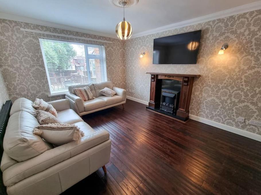 Stunning Family Home Close To The City Centre แมนเชสเตอร์ ภายนอก รูปภาพ