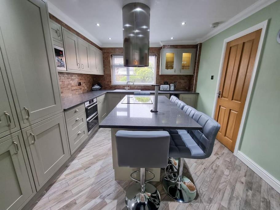 Stunning Family Home Close To The City Centre แมนเชสเตอร์ ภายนอก รูปภาพ